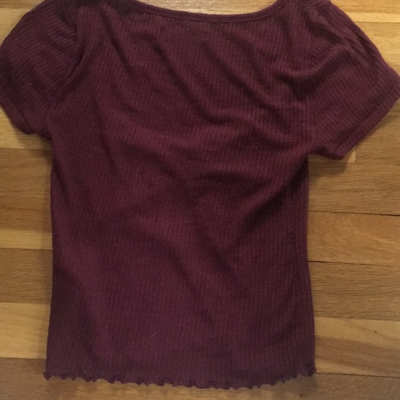 Short sleeve maroon top - Picture 2 of 2